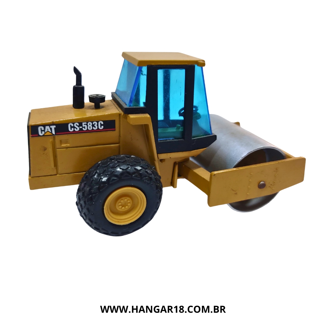 TRATOR CATERPILLAR ROLO COMPACTADOR VIBRATORIO CS-
