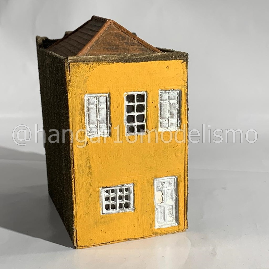 SOBRADO LOJA DE VILA ESCALA HO (0060) ANJOLY