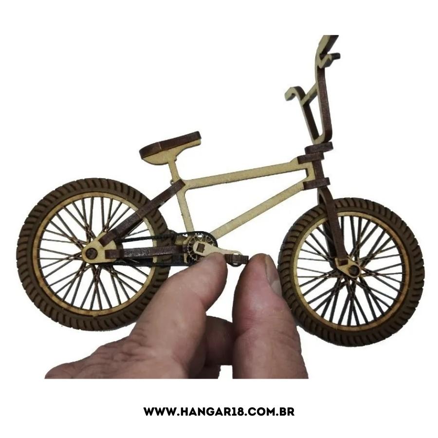 MINI BICICLETA BMX COM MOVIMENTOS REAIS EM MDF