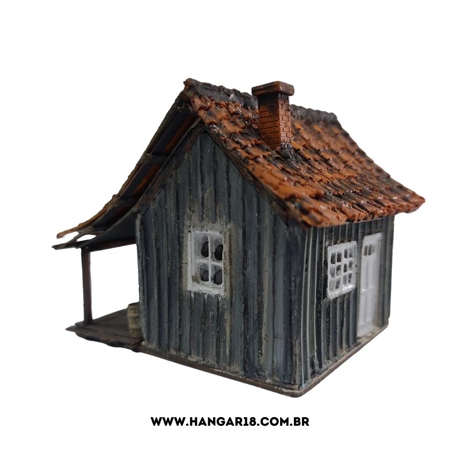 CASA MADEIRA C/ VARANDA (0358) ESCALA HO ANJOLY