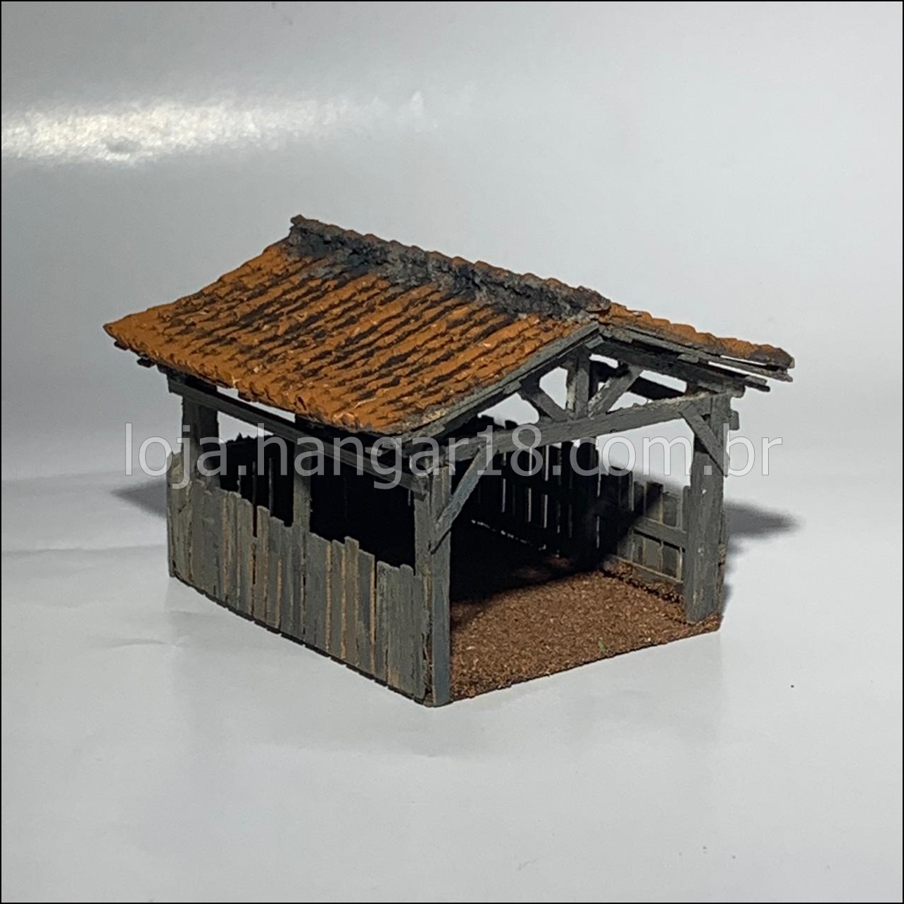 GARAGEM P/TRATOR DE MADEIRA (149) ESCALA HO ANJOLY
